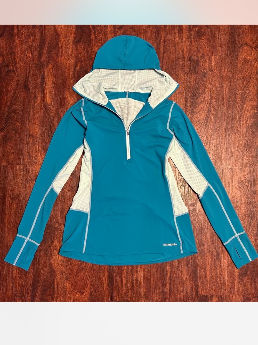 Patagonia Women’s Teal Hooded Half-Zip Pullover